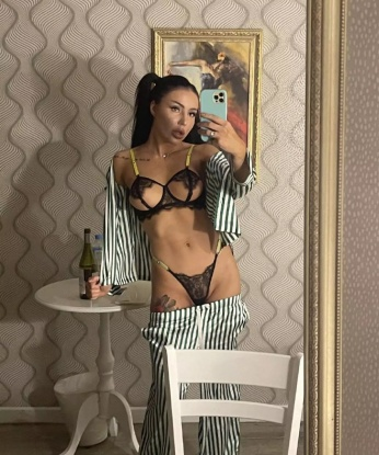 Анкета проститутки Зинаида - город Лаишево, 23 года, №2421